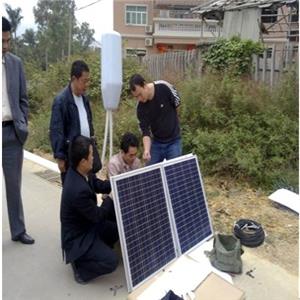 我司在深圳大鹏镇太阳能路灯项目安装现场