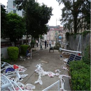 我司在深圳大鹏镇太阳能路灯项目安装现场