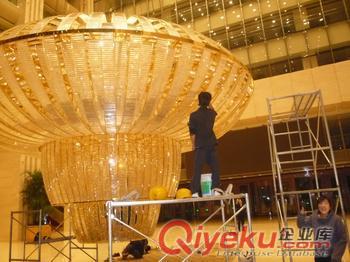 西安咸阳清洗灯具公司，西安酒店水晶灯清洗，清洗高空吊灯花灯