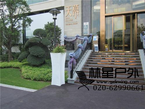 广州番禺厂家生产雕塑小品 彩色玻璃钢花盆花钵8011