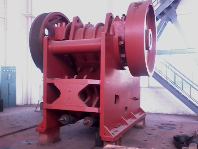 PEX-250×1000細(xì)碎顎式破碎機(jī)原始圖片3