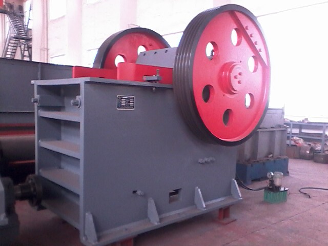 PE750×1060顎式破碎機