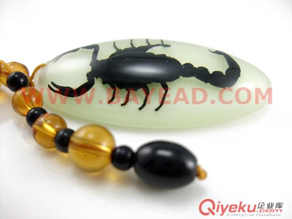 熱銷昆蟲汽車掛飾，特色飾品，真實鮮花琥珀飾品，昆蟲琥珀飾品，昆蟲汽車掛件，人工琥珀，創意禮品，促銷禮品