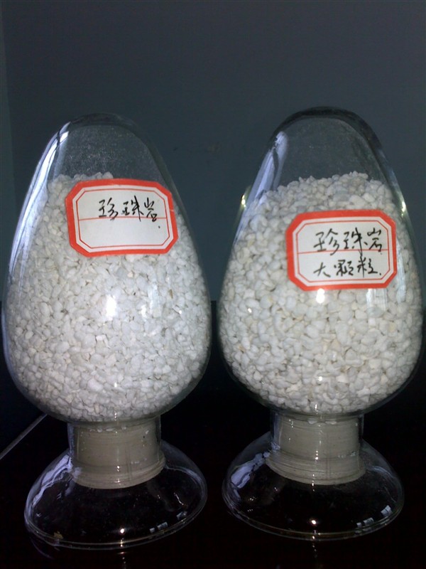 优质膨胀珍珠岩、珍珠岩保温板厂家直供《量大优惠》