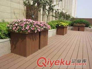 PE木塑地板生產(chǎn)線   PE木塑地板設(shè)備   {gx}環(huán)保PE木塑地板機(jī)械原始圖片2
