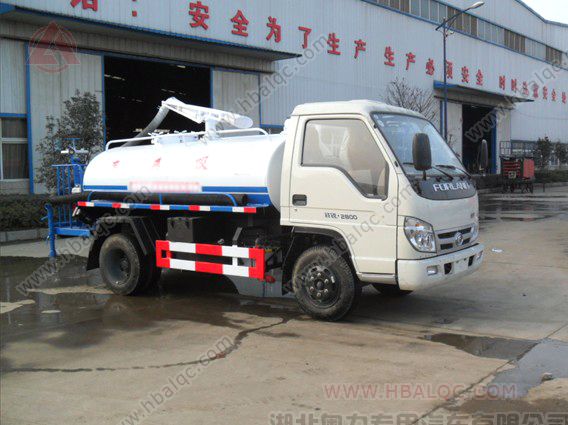 慶鈴五十鈴多功能掃路車現(xiàn)車