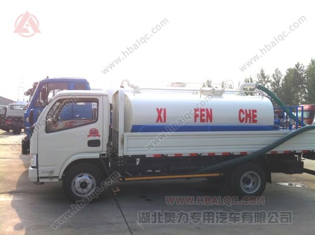 奧力東風(fēng)福瑞卡新型真空柴油自吸自排吸糞車