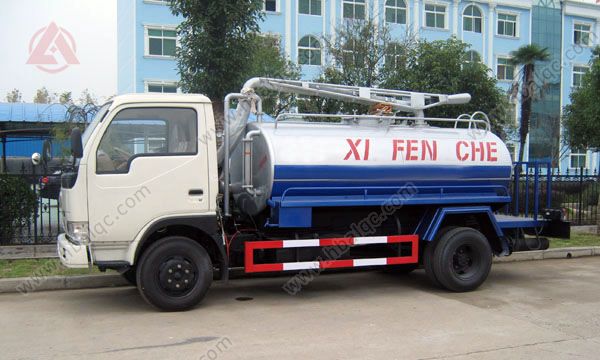 湖北奧力東風(fēng)福瑞卡新型真空{(diào)gx}率吸糞車(chē)