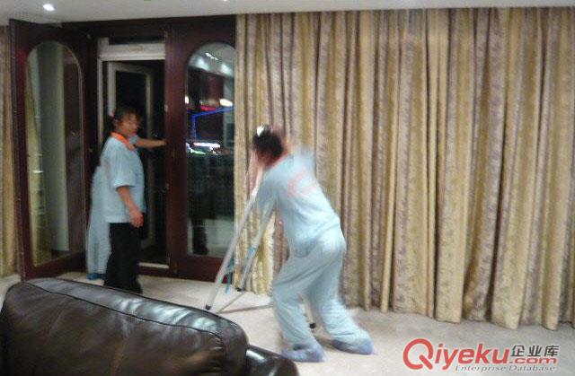 西安窗簾布藝清洗公司，西安清洗別墅窗簾，高檔窗簾清洗安裝原始圖片3