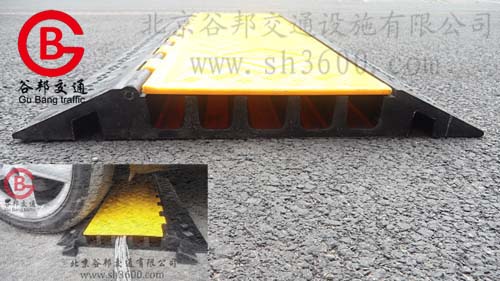 北京橡膠保護板   電線保護板原始圖片2