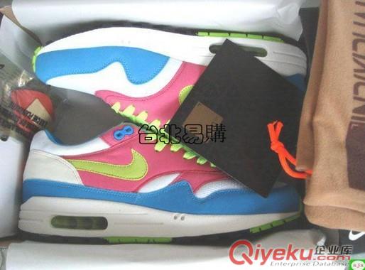 nike 2013新款鞋子型錄-Nike Air Max 1 87款 死亡之吻氣墊跑鞋