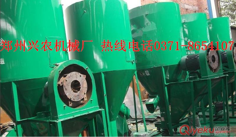 許昌攪拌粉碎機(jī)、平頂山攪拌粉碎機(jī)，豬飼料粉碎攪拌桶