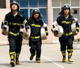 供應(yīng)隔熱服010-62872398 防火服 93-1型消防隔熱服  1000度隔熱服原始圖片3