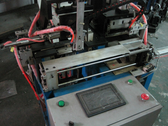 魔術貼勾毛料對接自動成型機