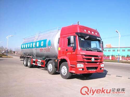 豪沃T7H320馬力40立方前四后八散裝水泥車