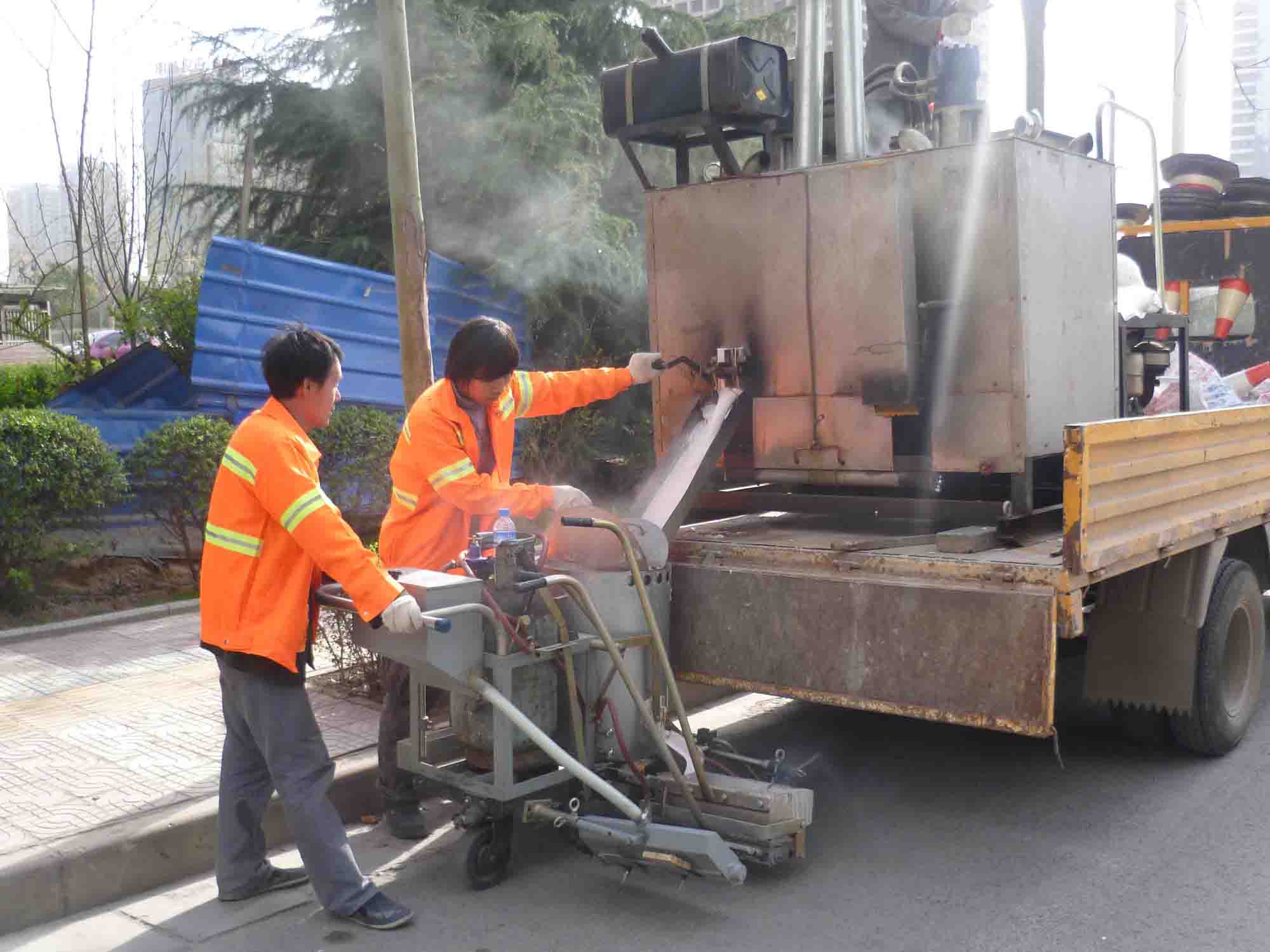 ★★重慶有車庫劃線公司（停車位畫、劃線施工隊(duì)）