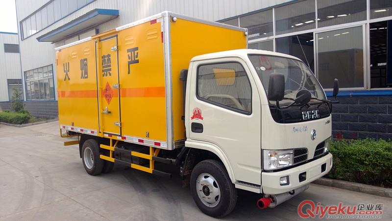 9.4噸東風(fēng)天錦危險(xiǎn)品運(yùn)輸車(chē)