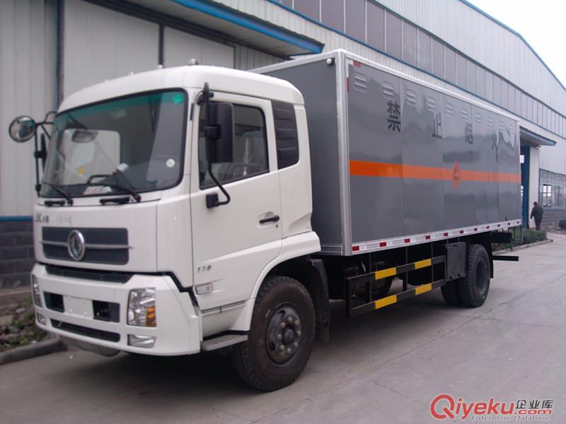 7米6東風天錦翼開啟廂式貨車