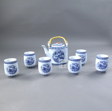 廠家生產(chǎn)供應(yīng)陶瓷酒具，陶瓷酒瓶，青花陶瓷酒具，中國(guó)紅陶瓷酒瓶