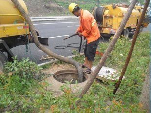 廣州市白云區(qū)同德圍疏通管道 維修廁所漏水