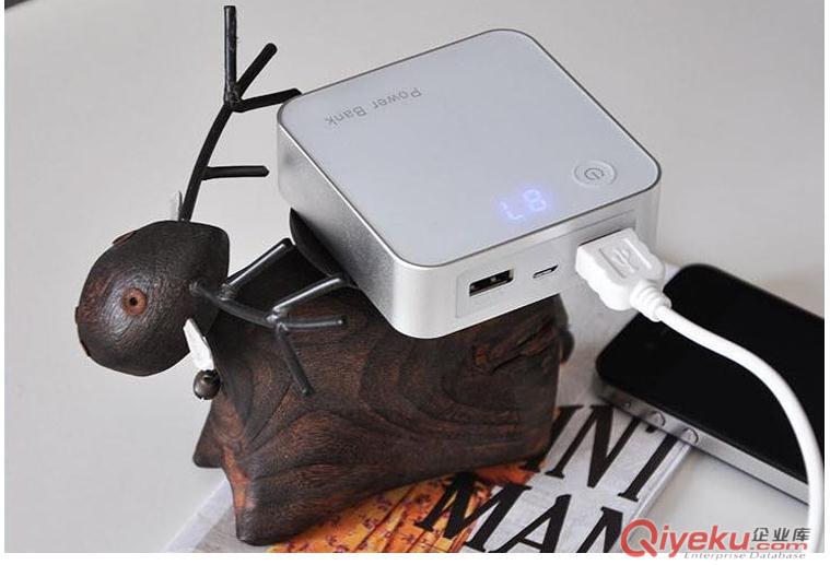魔方移動(dòng)電源/蘋果iphone三星HTC/7800毫安手機(jī)充電寶原始圖片3
