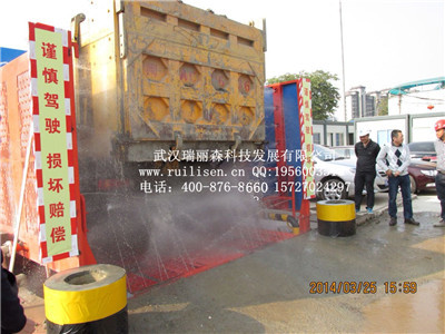工程洗車機(jī)讓運(yùn)輸車的清洗工作更加容易