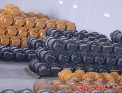 現代R200挖掘機支重輪，挖掘機地輪，挖掘機承重輪，現貨 價格 電話
