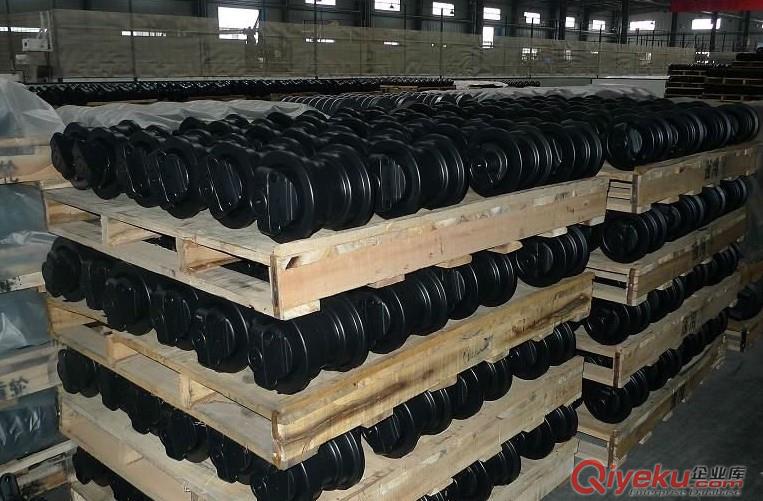 廈工XG822挖掘機(jī)支重輪，挖掘機(jī)地輪，挖掘機(jī)承重輪，現(xiàn)貨 價(jià)格 電話
