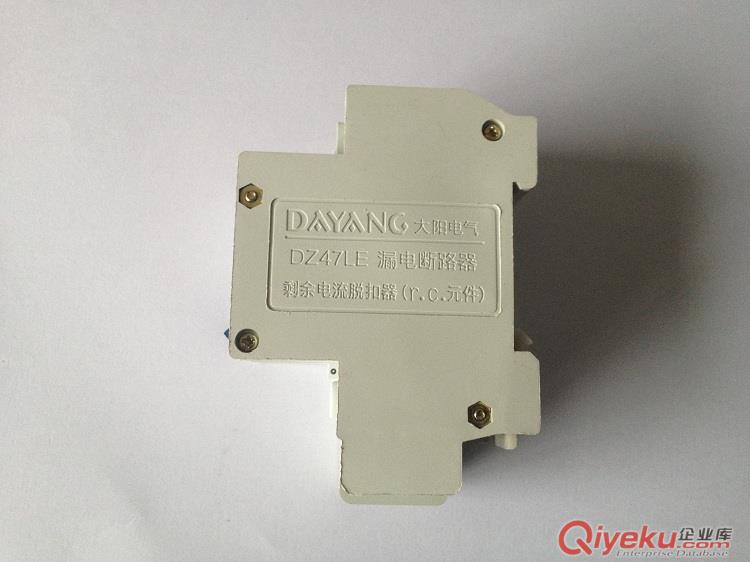 DZ47LE漏電斷路器 高分?jǐn)鄶嗦菲髟紙D片2
