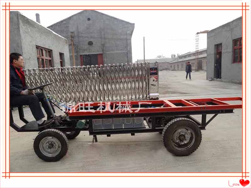 韶關(guān)電動(dòng)升降運(yùn)坯車采用電瓶作為動(dòng)力原始圖片2
