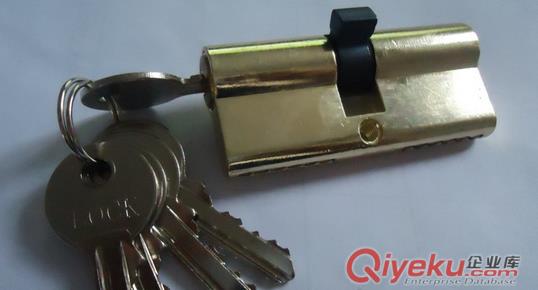   鑫友鎖業(yè)直銷(xiāo)70MM雙開(kāi)鋅殼銅芯 /表面鈦金/ 3KS槽鐵鑰匙原始圖片2