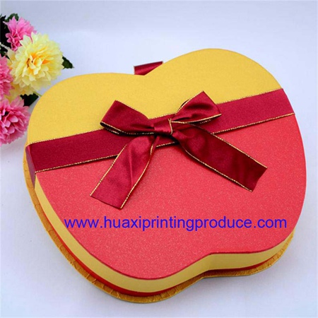 Apple shaped chocolate boxes