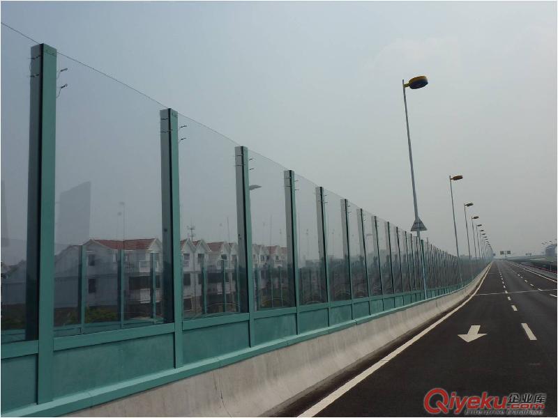 黑龍江黑鴨山高速公路透明聲屏障，PC耐力板聲屏障價格