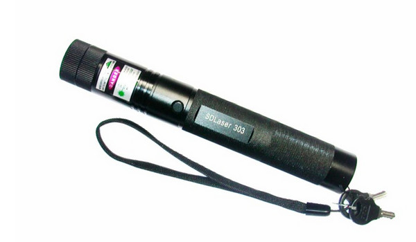 供應 派力德K250強光led充電26650遠射強光手電筒