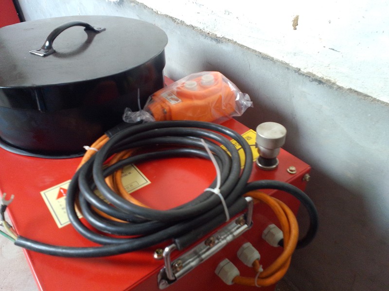 供應(yīng)施工電梯打油機(jī)
