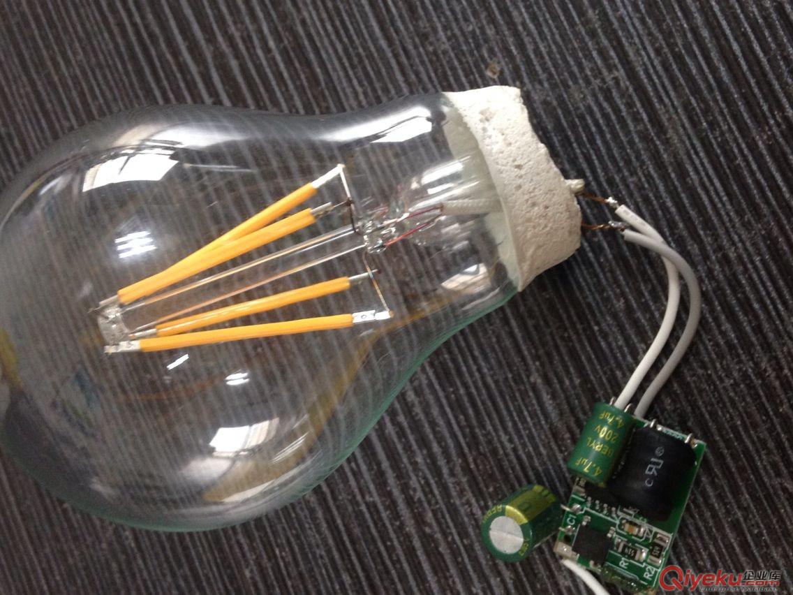LED小夜燈杯高壓貼片電容