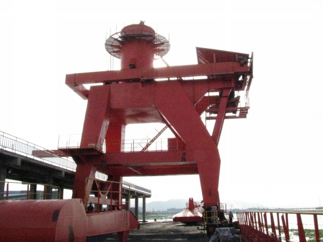 帶斗門(mén)機(jī)吊裝