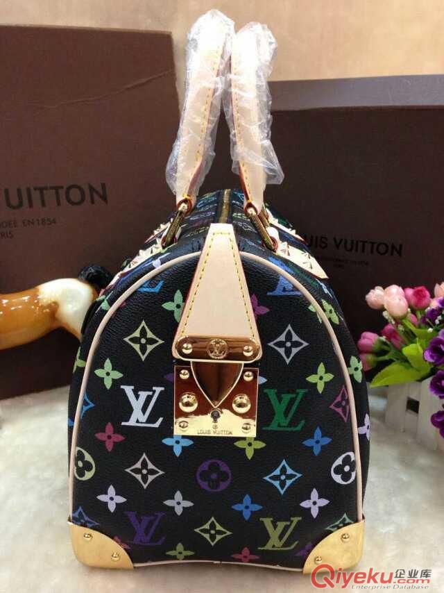 zp包手提單肩包包，精仿原版超A一比一LV包包)廠家直銷。
