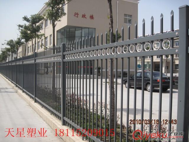 山東鋅鋼噴塑護(hù)欄廠