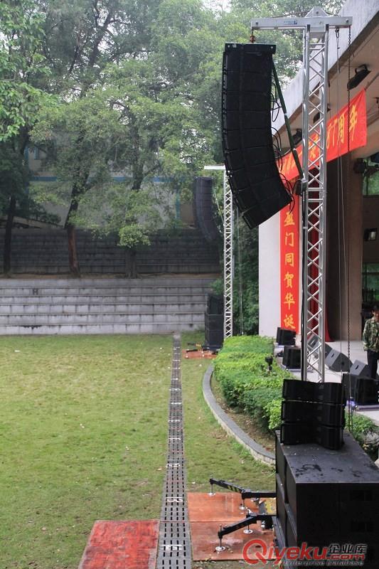 演出燈架
