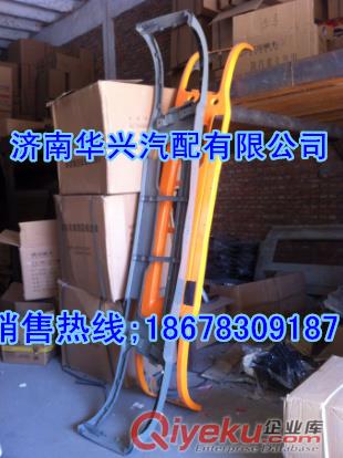 中國重汽豪沃斯太爾金王子駕駛室翻轉(zhuǎn)舉升油缸