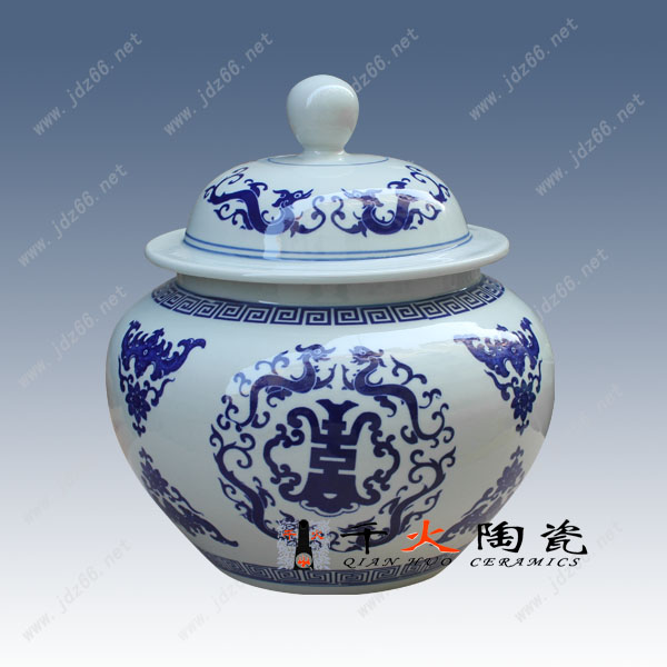 景德鎮(zhèn)唐龍?zhí)沾蓮S家供應(yīng)定制各類陶瓷產(chǎn)品，倘若您有需要，唐龍?zhí)沾烧嬲\為您服務(wù)。如果您還在擔(dān)心，擔(dān)心地域距離產(chǎn)生的不信任感；如果您還在擔(dān)心，擔(dān)心買不到真正的陶瓷產(chǎn)品；如果您還在擔(dān)心，擔(dān)心找不到值得信任的陶瓷廠家，那么，請相信唐龍?zhí)沾桑嫘母兄x您的信賴，我們真誠合作的最基礎(chǔ)！原始圖片3