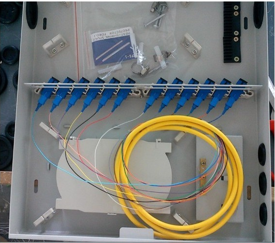 室外光缆分纤箱，室内光缆分纤箱，光缆分纤箱，4芯光缆分纤箱