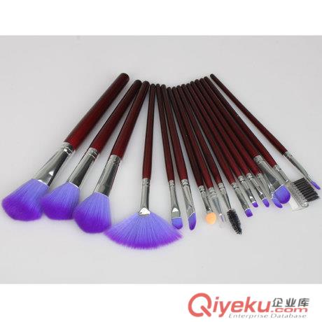 專業(yè)生產(chǎn)化妝刷 批發(fā)溢美佳化妝刷