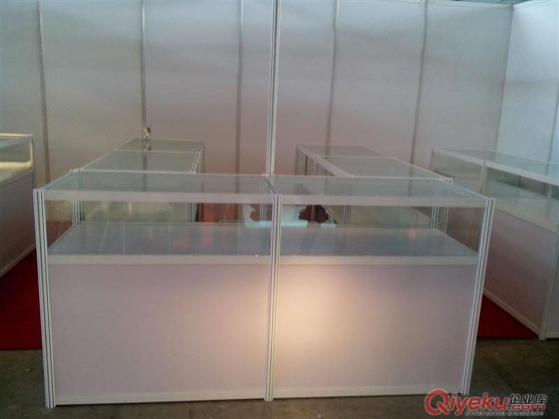 八棱柱展架。八棱柱展板，八棱柱標(biāo)攤。展會標(biāo)攤
