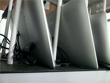 熱銷中 21.5寸電容觸摸顯示器