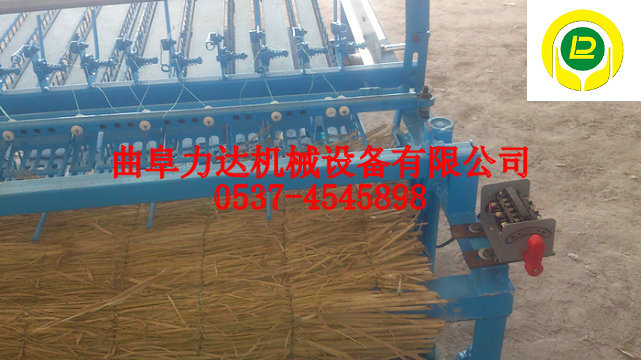 哪里生產(chǎn)大棚保溫草簾機 多功能草簾機{zx1}資訊