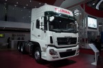 東風天龍牽引車
