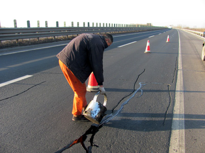 青島道路密封膠裂縫修補勞動模范