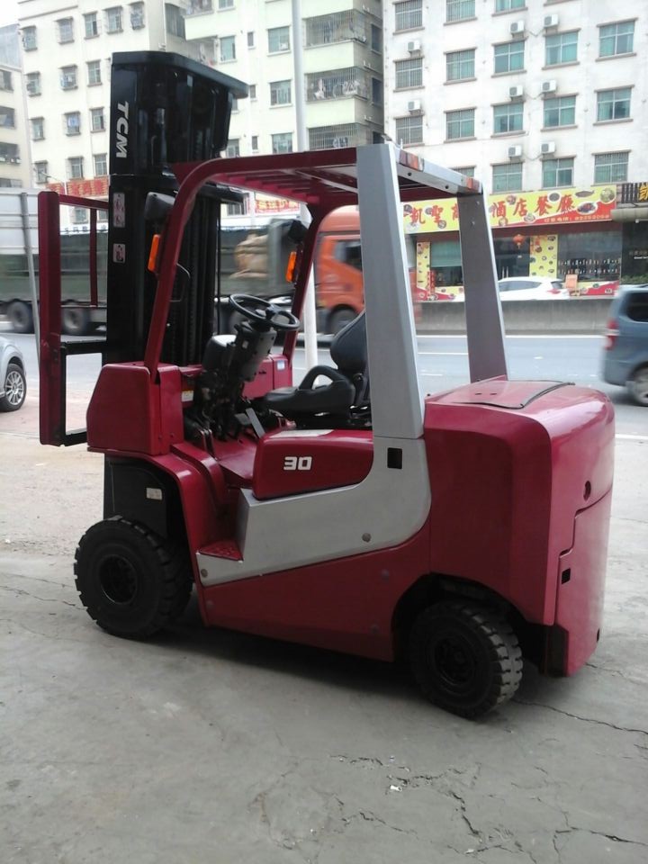 供應(yīng)3噸TCM平衡重式叉車原始圖片3